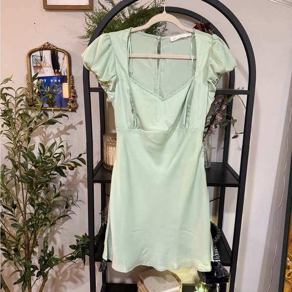 All in Favor Mint Mini Dress with puffy sleeves size medium - Picture 1 of 9